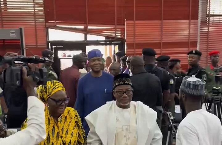 BREAKING: Saraki, PDP Leaders Storm PDP Secretariat For Meeting (Video)